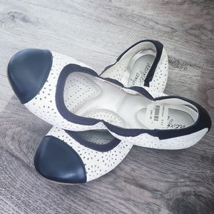 Dexflex comfort flats